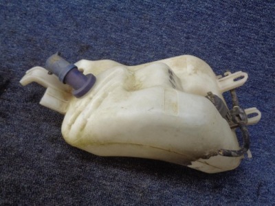 Бачок помпа омивача alfa romeo 147 2000-2010r. фото №1