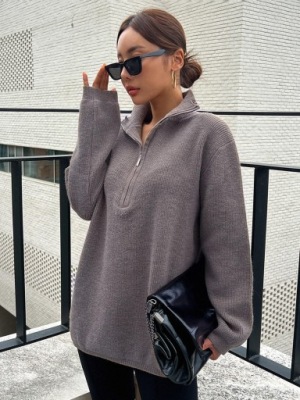 SZARY OVERSIZE SWETER PROSTY SZEROKI STÓJKA Z ZAMKIEM DAZY M