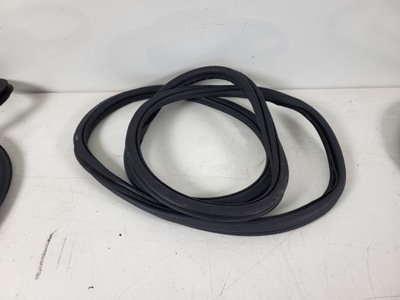 Vw t-roc прокладка дверь задняя правая фото №1