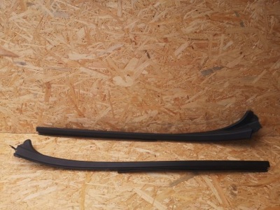 Trafic vivaro iii молдинг скло лобове фото №1