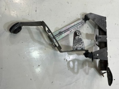 Кронштейн насоса vw touareg 7p 7p0142231d фото №1