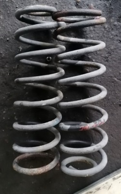 Dodge ram iv 08r пружина подвеска задняя фото №1