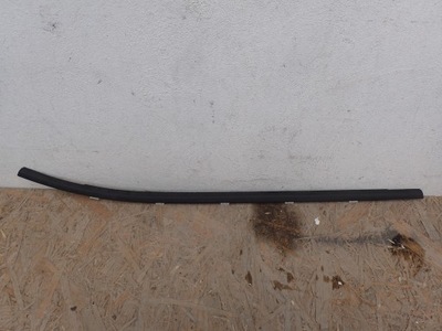 Молдинг ущільнювач na двері права задня kia ceed 2 ii jd 2012- фото №1