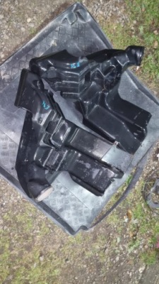 Впуск повітря корпус резонатор bmw 840 850 e31 фото №1