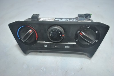 Панель обдув кондиціонера hyundai i20 97250-c8110 фото №1
