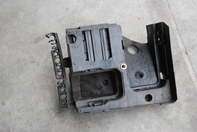 Основа коробка запобіжників vw touran фото №1