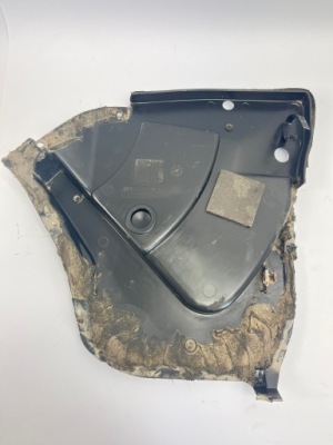 Захист пластик правий задній задній mercedes w124 cabrio 1246906330 фото №1