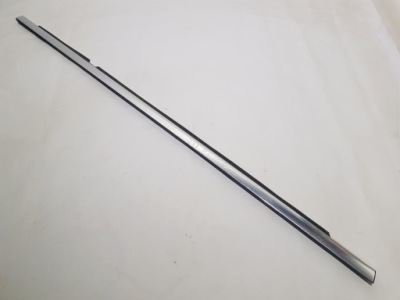 Молдинг двері права задній ущільнювач хром mercedes w251 long фото №1