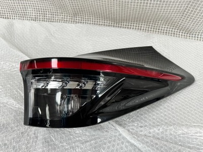 Toyota yaris cross права задня лампа фото №1