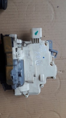 A4 b8 s4 q5 замок дверь левый задняя задний 8 pin фото №1