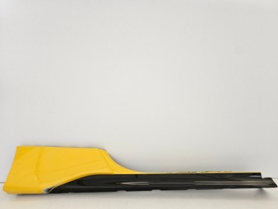 Ferrari sf90 stradale f173 карбон молдинг поріг права фото №1