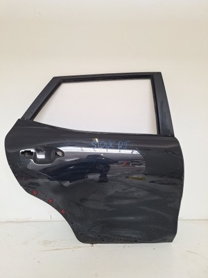 Kia stonic дверь правое задние правый задняя 17- фото №1