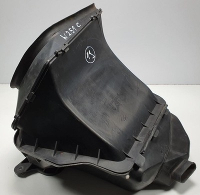 Впуск воздухозаборник воздуха mercedes r-kl w251 2518300053 фото №1