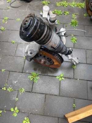 Амортизатор поворотний кулак ступиця audi q8 правий lub лівий фото №1