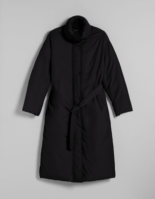 BERSHKA - czarny pikowany płaszcz z paskiem- S/M