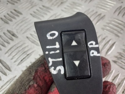 Панель стекло пассажира правый перед fiat stilo фото №1