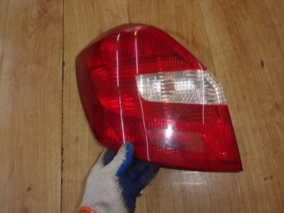 Skoda fabia ii лампа левая задняя europa lift hb фото №1