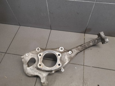 Поворотний кулак правий перед audi a4 a5 a6 8k0407258 фото №1