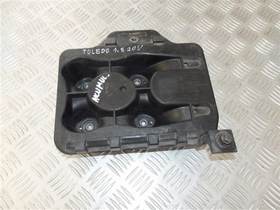 Seat toledo ii 98-05 основание аккумулятор фото №1