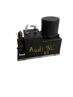 Помпа центрального замка audi оригінальний номер 8l0862257k фото №1