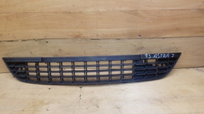Решётка бампера перед opel astra j фото №1