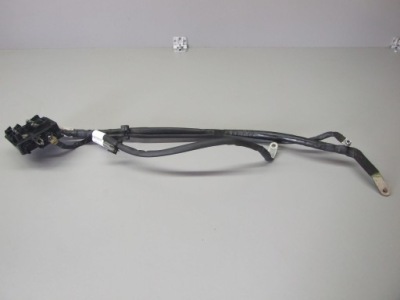 Клема плюсова mercedes c w205 2054401836 фото №1