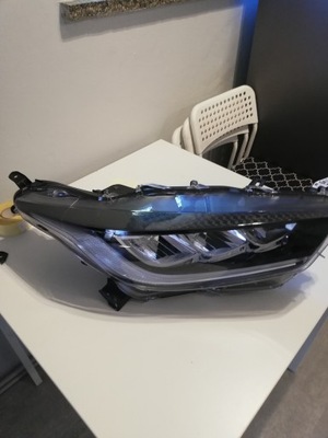 Toyota yaris iv фара правий full led фото №1