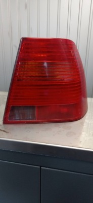 Vw bora лампа задня задня права sedan фото №1