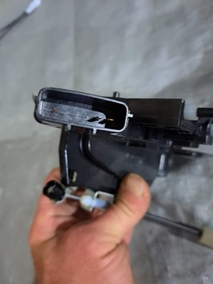 Nissan leaf ii замок дверь задняя левый 2 контакты фото №1