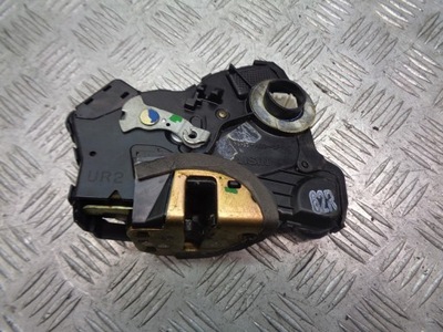 Замок дверь правый перед toyota avensis t25 фото №1