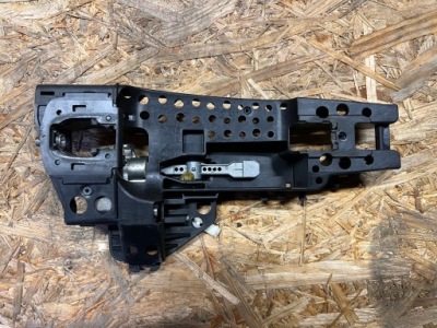 Кронштейн ручка правый перед audi a5 sportback фото №1