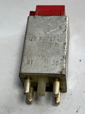 Реле mercedes-benz e w124 1265404745 фото №1