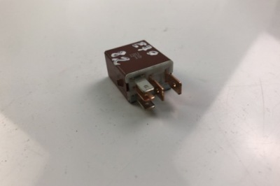 Реле subaru forester sf_ 1567001700 2002 фото №1