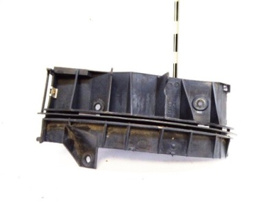 Audi a3 8l напрямна бампера задня правий hb 3d фото №1