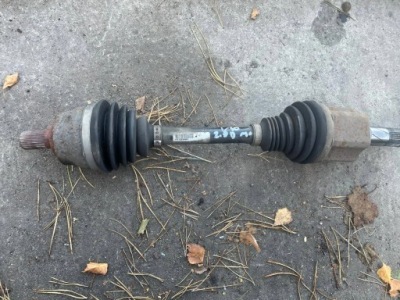 Volvo v40 привідний вал ліва 31325960 фото №1