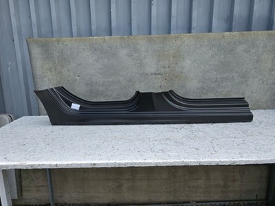 SKODA OCTAVIA IV PRÓG PRAWY POSZYCIE NOWE 5E7809602D