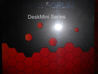 MINISFORUM UM700 AMD Ryzen7 3750H czterordzeniowy Mini PC 16GB DDR4 512GB