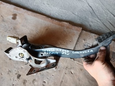 Педаль гальма toyota avensis 2.0 d4d фото №1