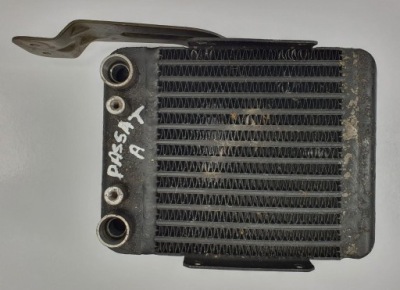 Радиатор масла vw passat b5 w8 4d0317021c фото №1