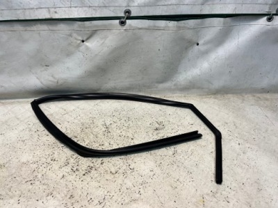 Hyundai tucson ii прокладка стекло дверь правый задняя фото №1