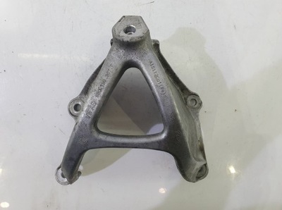 Audi a4 b9 кронштейн двигуна ліва 8w0199307f фото №1