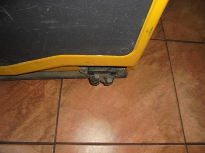 Peugeot partner i 1.9d замок нижній двері правий задня фото №1