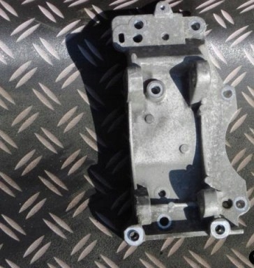 Peugeot 407 1.8 16v 125 km кронштейн основа фото №1