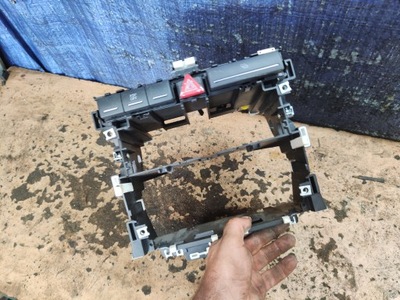 Audi a3 8p рамка середня фото №1