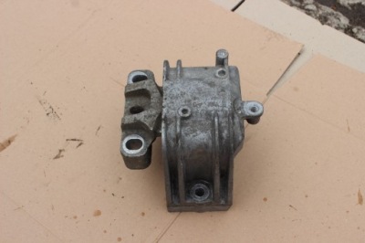 Кронштейн подушка двигуна octavia ii 1,6 fsi фото №1