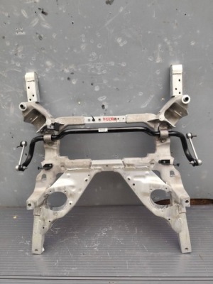 Maserati grecale підрамник підрамник 6702170190 фото №1