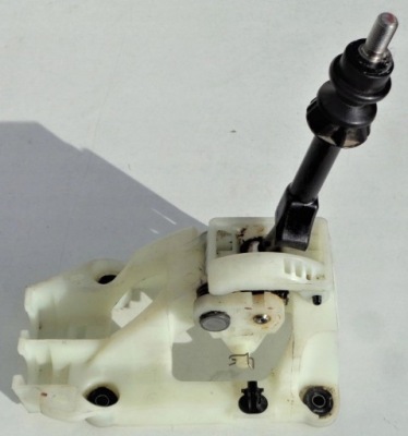 Toyota rav4 iii 06 2.2 d-cat домкрат перемикання передач фото №1