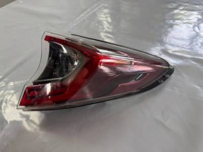 Лампа правый задняя toyota chr c-hr 81550-f4030-00 фото №1