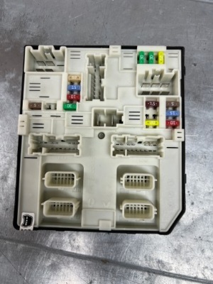 Модуль блок керування usm 2010 renault scenic iii 1.6dci 284b65628r фото №1