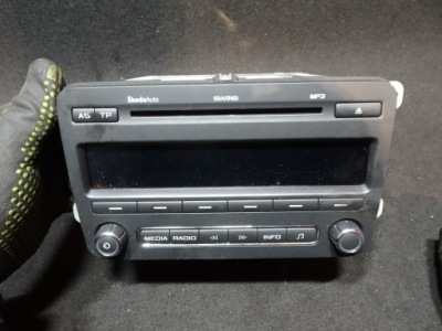 Skoda fabia ii fl радио swing 5j0035161d фото №1